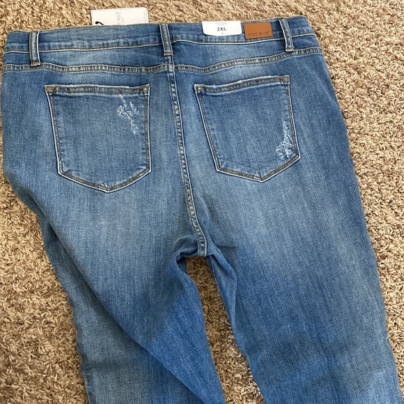 Judy Blue Straight Jeans sz 2xl - Picture 2 of 2